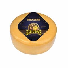 Сыр твердый Пармезан т.з. "Dziugas" (Джюгас) 40% круг ~4,5кг (Азербайджан)